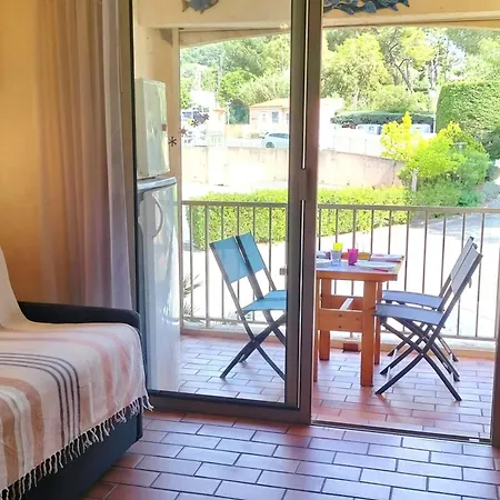For 4 People With Pool 150m From The Sea Apartman